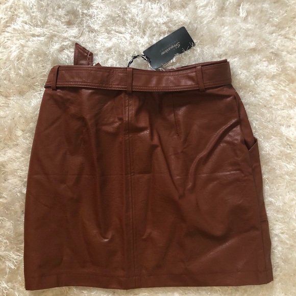 Faux leather skirt - Picture 2 of 2